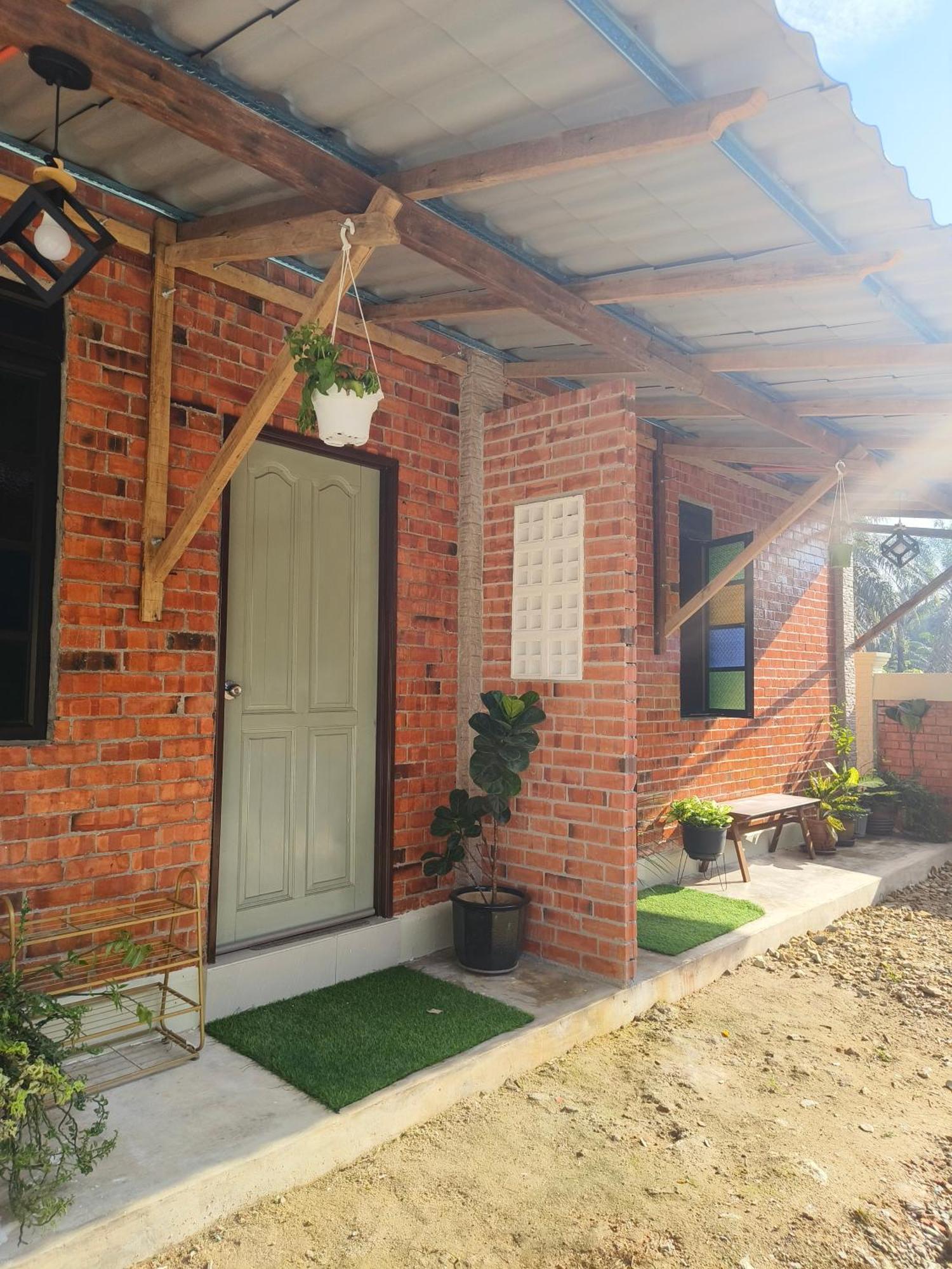 Bang Brahim Roomstay 파리트 라자 외부 사진